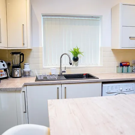Awesome Coventry Home For Business Contractors And Suitable For Families With Free Parking 14Mins From Nec Exterior photo