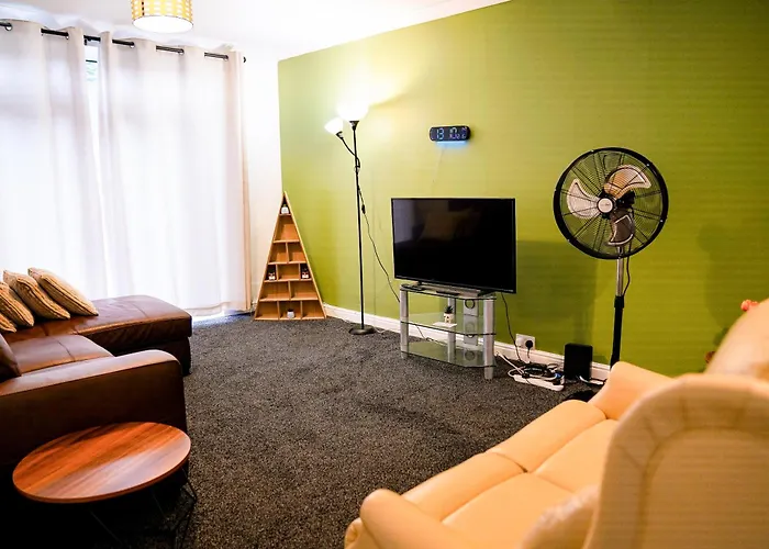 Awesome Coventry Home For Business Contractors And Suitable For Families With Free Parking 14Mins From Nec