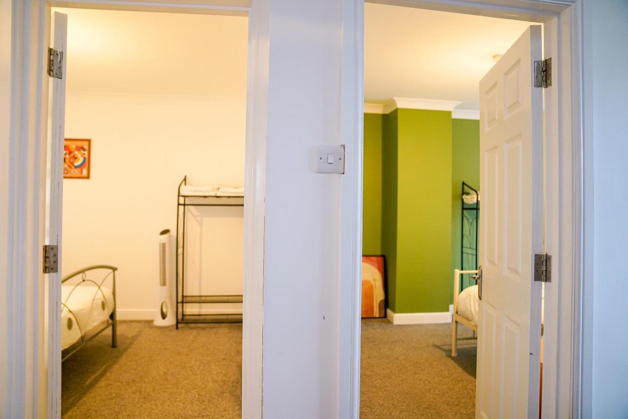 Holiday home Awesome For Business Contractors And Suitable For Families With Free Parking 14mins From Nec