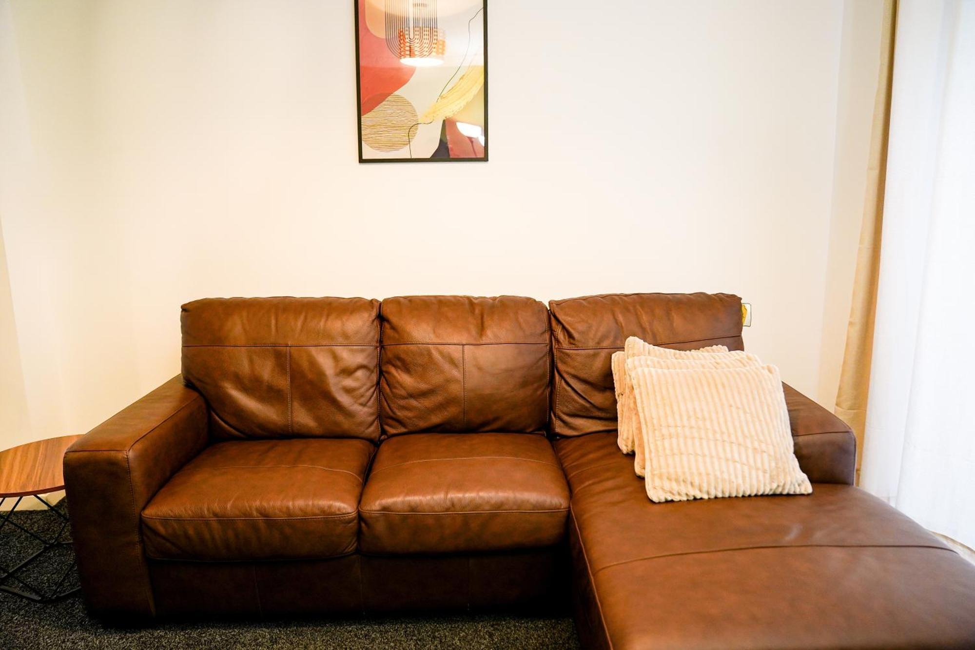 Holiday home Awesome For Business Contractors And Suitable For Families With Free Parking 14mins From Nec *